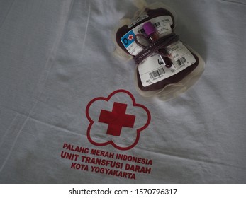 Detail Gambar Palang Merah Indonesia Nomer 43