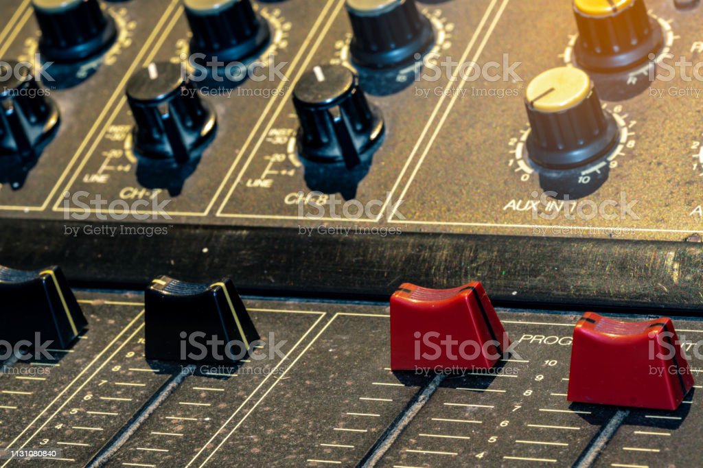 Detail Gambar Panel Mixer Audio Nomer 54