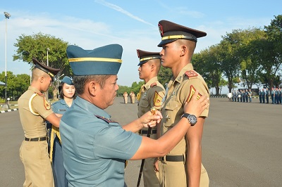 Detail Gambar Pangkat Taruna Nomer 35