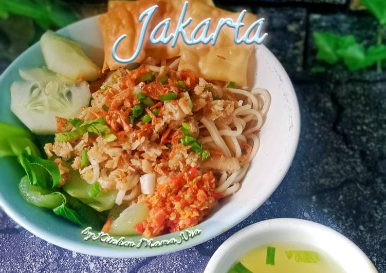 Detail Gambar Pangsit Mie Ayam Jakarta Nomer 7