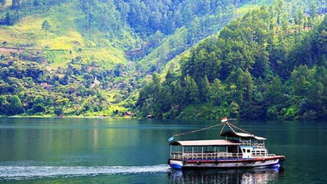 Detail Gambar Panorama Danau Toba Nomer 33