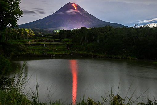 Detail Gambar Panorama Gunung Merapi Nomer 11