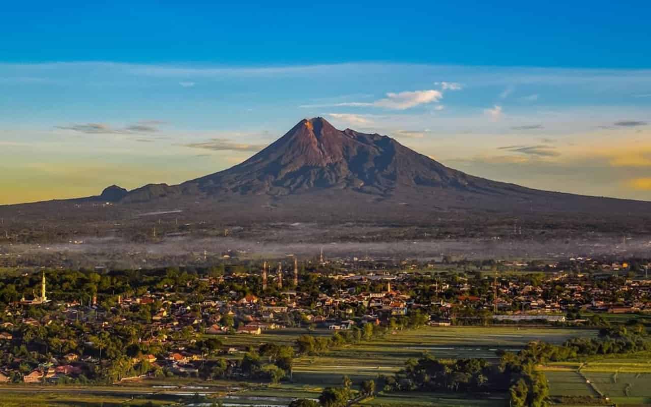 Detail Gambar Panorama Gunung Merapi Nomer 46