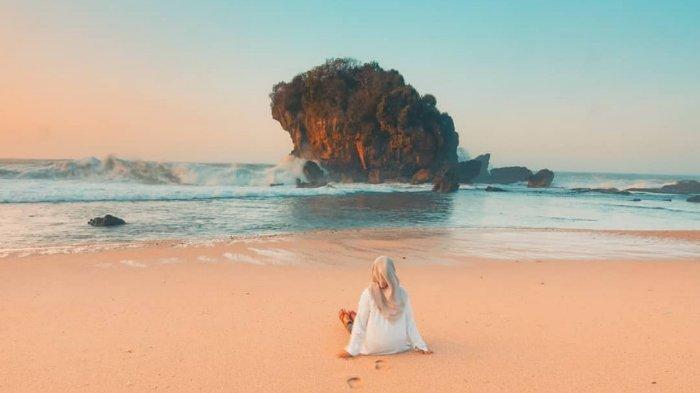 Detail Gambar Pantai Di Jogja Nomer 13