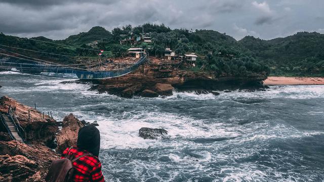 Detail Gambar Pantai Di Jogja Nomer 33