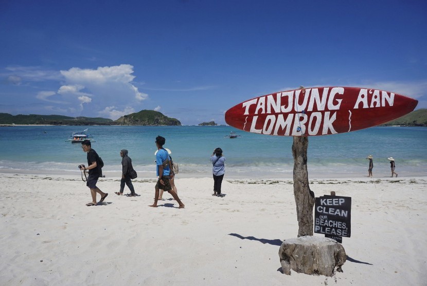 Detail Gambar Pantai Di Lombok Nomer 10