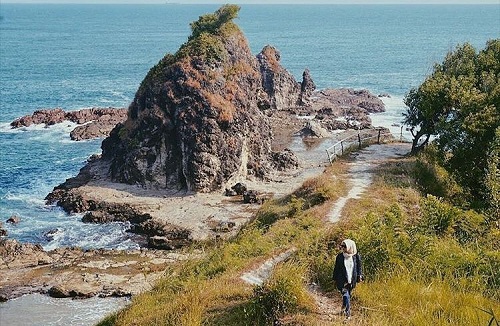 Detail Gambar Pantai Gunung Nomer 47