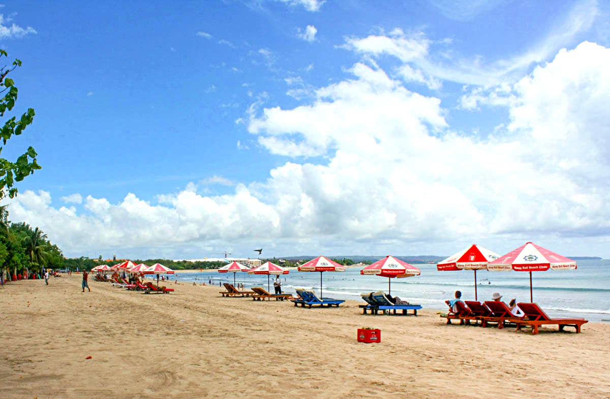 Detail Gambar Pantai Kuta Bali Gambar Gunung Di Indonesia Nomer 25