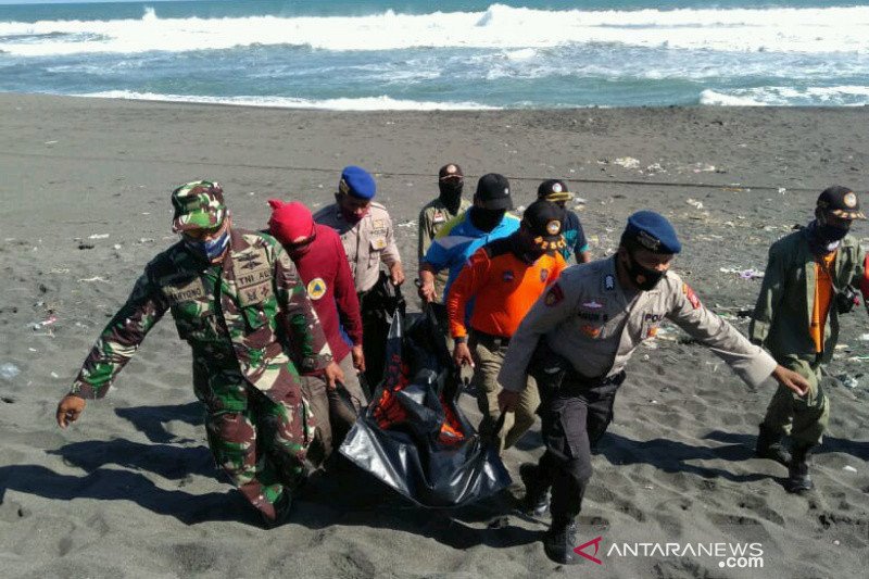 Detail Gambar Pantai Kuta Bali Gambar Pantai Parangtritis Nomer 39