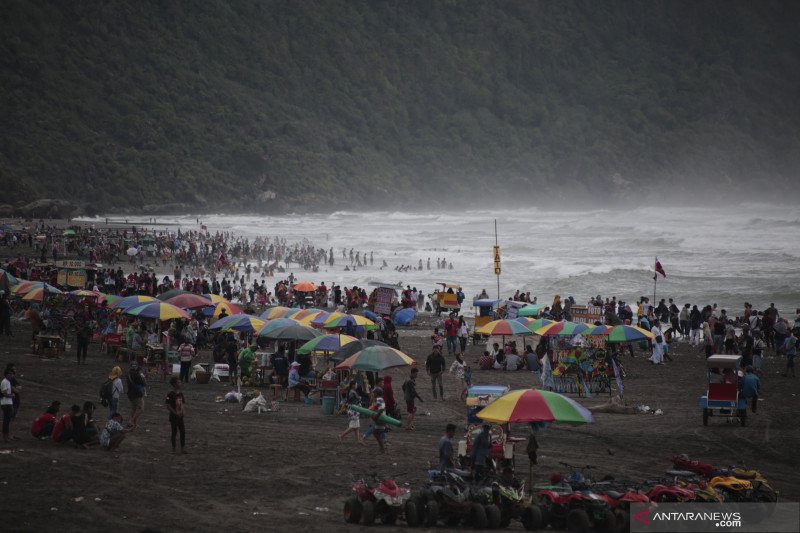 Detail Gambar Pantai Kuta Bali Gambar Pantai Parangtritis Nomer 47