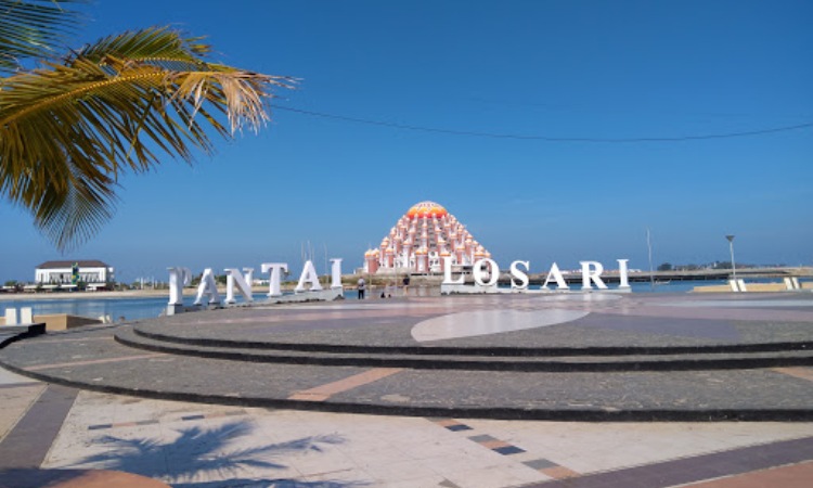 Download Gambar Pantai Losari Nomer 39