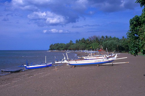 Detail Gambar Pantai Lovina Singaraja Nomer 35