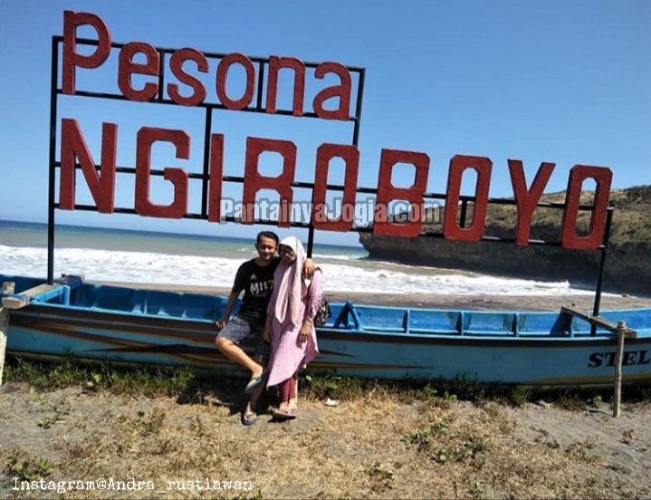 Detail Gambar Pantai Ngariboyo Nomer 19