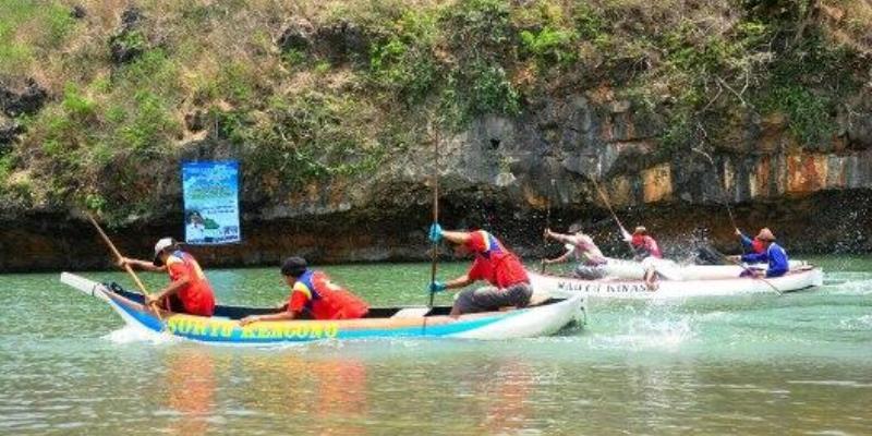 Detail Gambar Pantai Ngariboyo Nomer 26