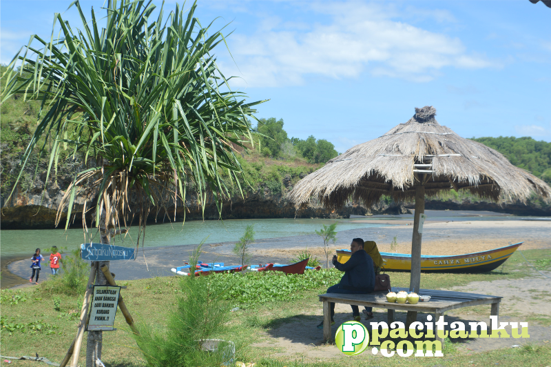 Detail Gambar Pantai Ngariboyo Nomer 4