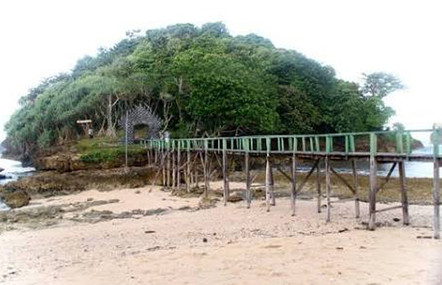 Detail Gambar Pantai Ngliyep Nomer 37