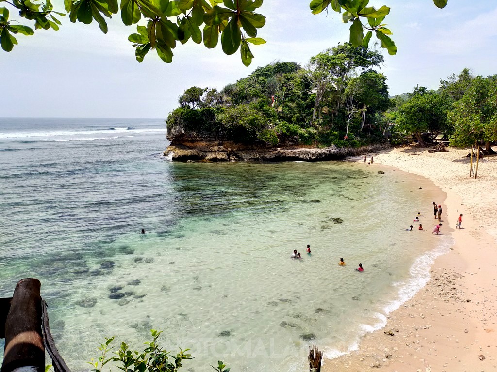 Detail Gambar Pantai Ngliyep Malang Nomer 27