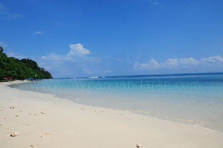 Detail Gambar Pantai Pasir Putih Nomer 16