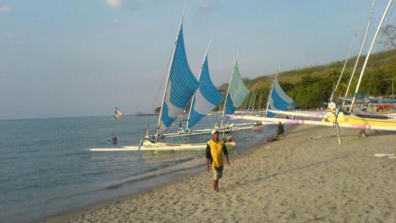 Detail Gambar Pantai Pasir Putih Nomer 54