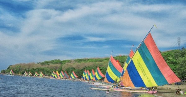 Detail Gambar Pantai Pasir Putih Situbondo Nomer 7