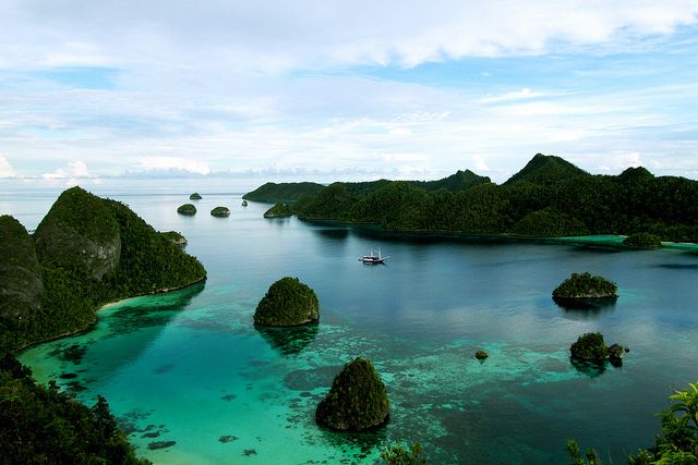 Detail Gambar Pantai Raja Ampat Nomer 16