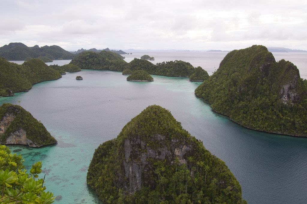 Detail Gambar Pantai Raja Ampat Nomer 26