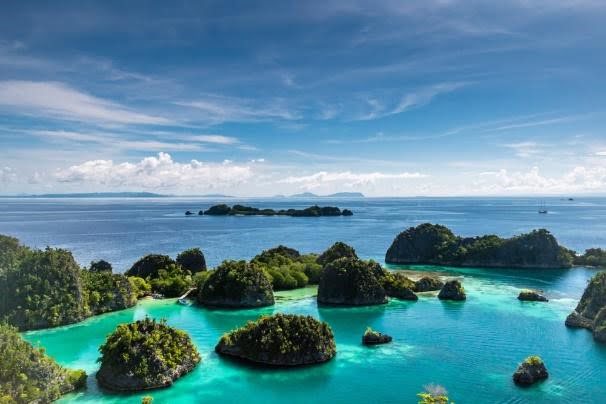 Detail Gambar Pantai Raja Ampat Nomer 35