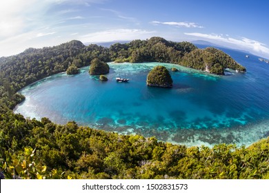 Detail Gambar Pantai Raja Ampat Nomer 38