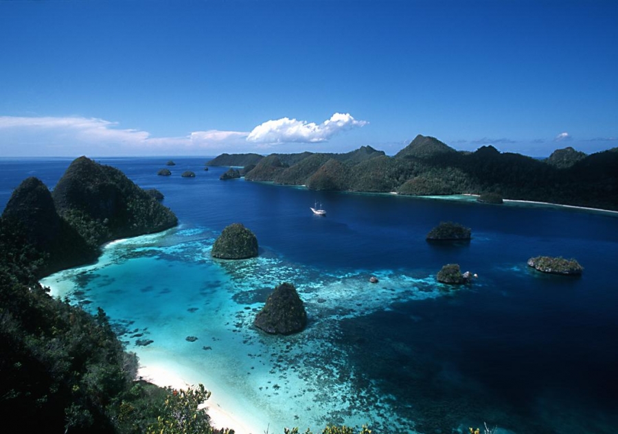 Detail Gambar Pantai Raja Ampat Nomer 8