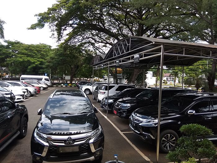 Detail Gambar Parkir Mobil Nomer 21