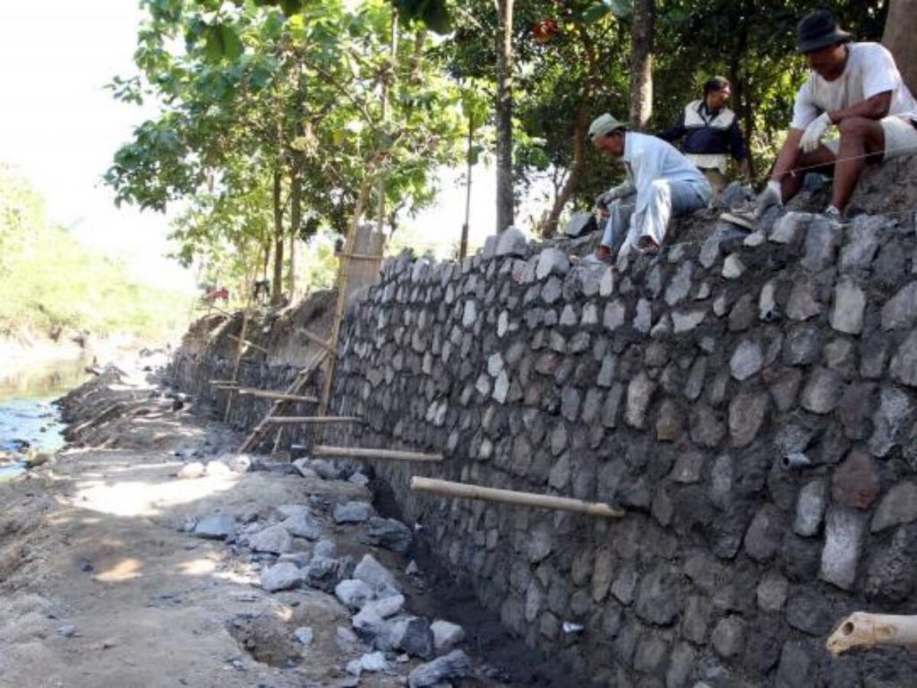 Detail Gambar Pasangan Batu Kali Gambar Pasangan Batu Kali Penahan Tanah Nomer 24