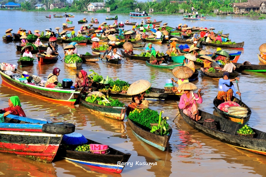 Gambar Pasar Terapung - KibrisPDR