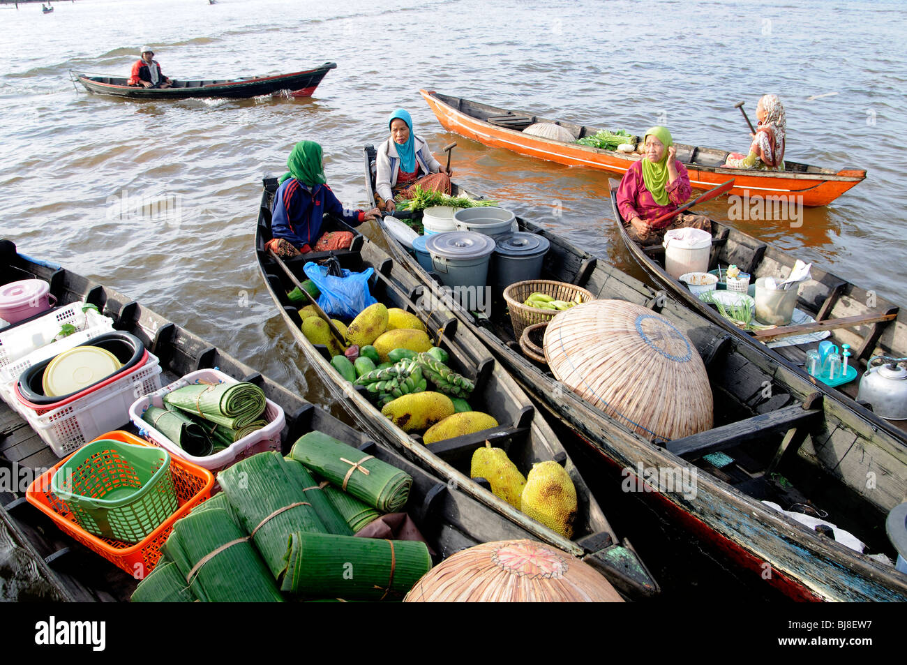 Detail Gambar Pasar Terapung Nomer 29