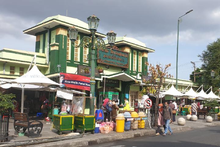 Detail Gambar Pasar Tradisional Beringharjo Nomer 44
