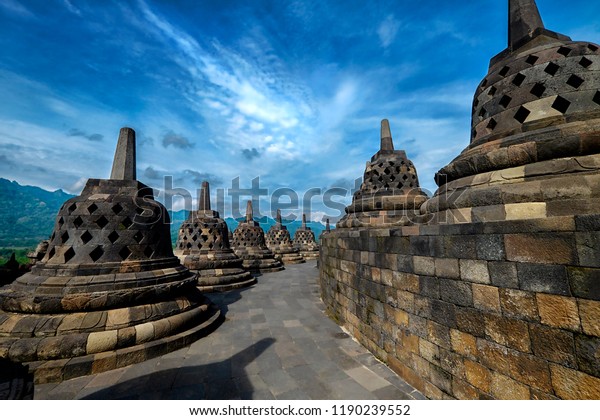 Detail Gambar Patung Candi Borobudur Nomer 20