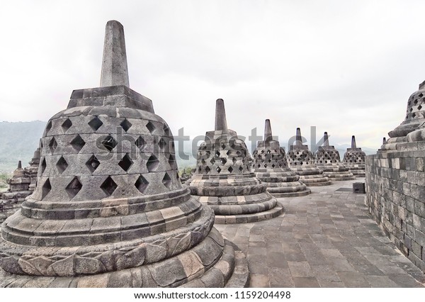 Detail Gambar Patung Candi Borobudur Nomer 41
