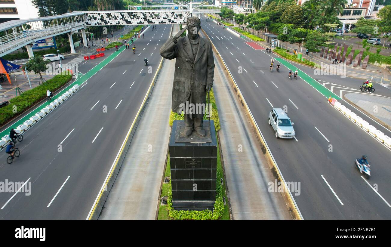 Detail Gambar Patung Di Jakarta Nomer 55
