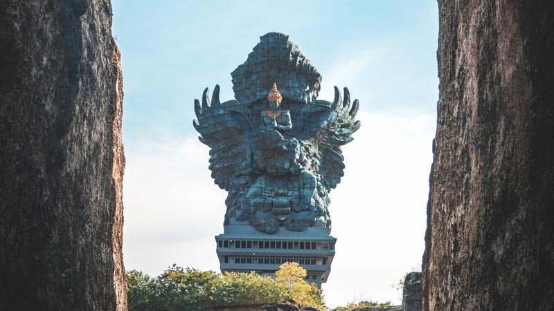 Detail Gambar Patung Garuda Wisnu Kencana Nomer 26