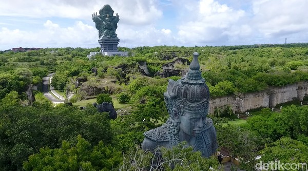 Detail Gambar Patung Garuda Wisnu Kencana Nomer 48