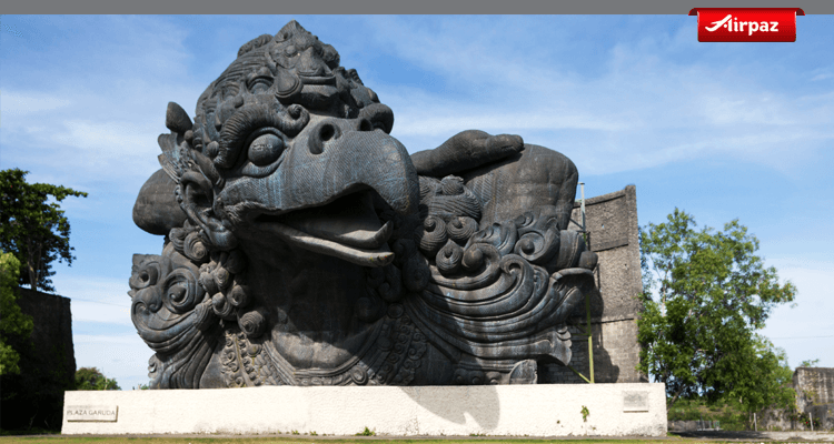 Detail Gambar Patung Garuda Wisnu Kencana Nomer 55