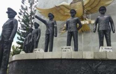 Detail Gambar Patung Pahlawan Nomer 21