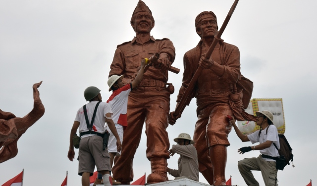 Detail Gambar Patung Pahlawan Nomer 37