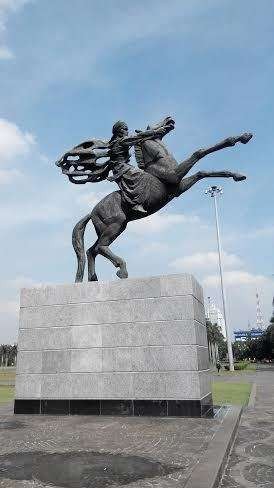 Gambar Patung Pangeran Diponegoro - KibrisPDR