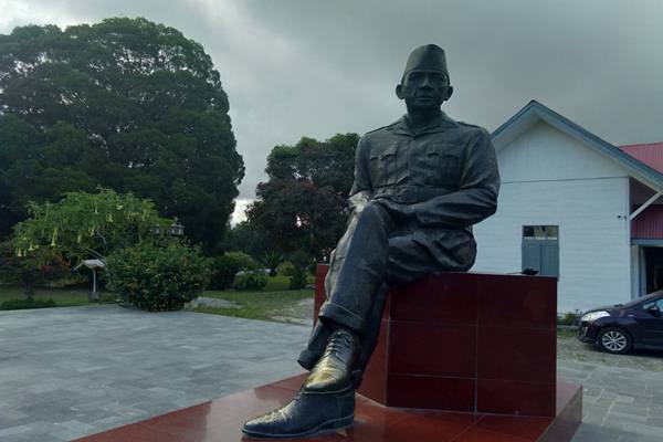 Detail Gambar Patung Soekarno Nomer 36