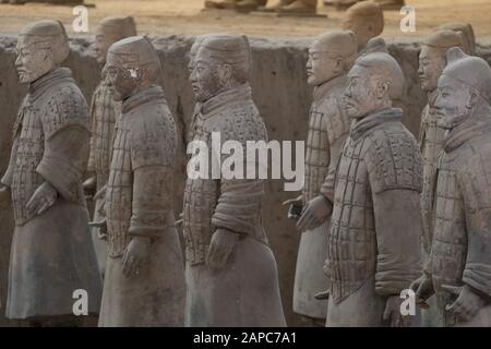 Detail Gambar Patung Terracota Army Nomer 22