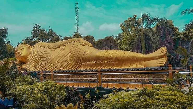 Detail Gambar Patung Yang Ada Di Indonesia Nomer 43