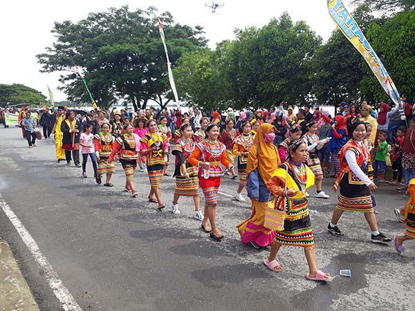 Detail Gambar Pawai Budaya Nomer 9