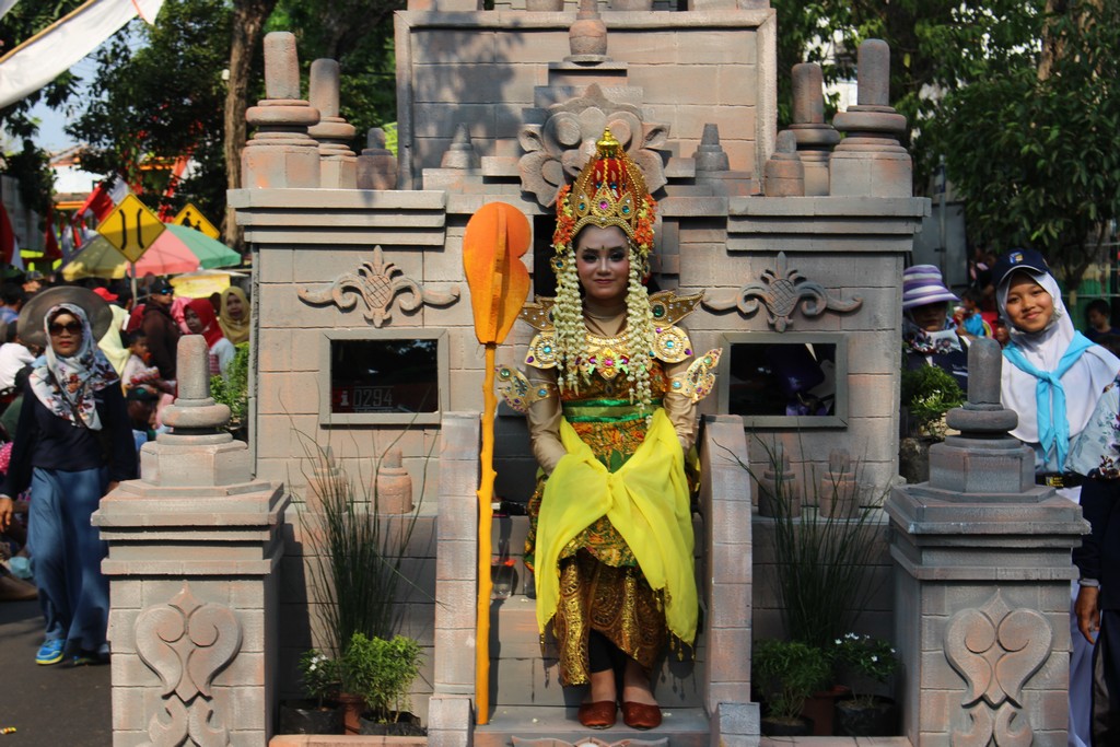 Detail Gambar Pawai Budaya Nomer 21