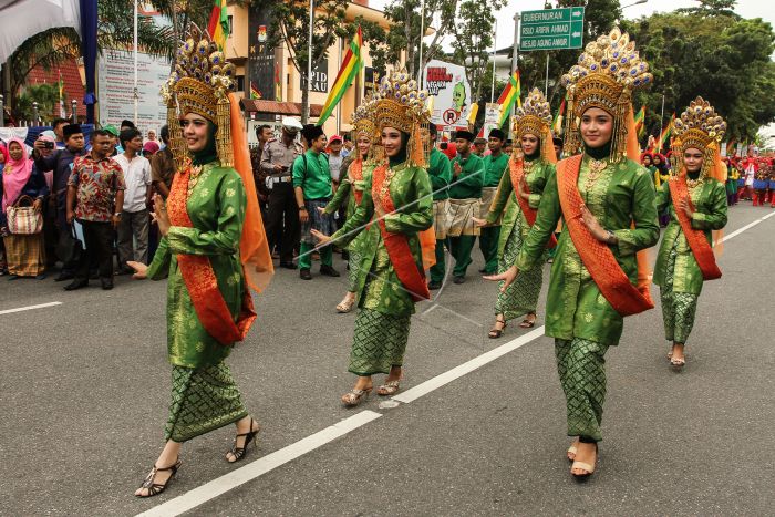 Detail Gambar Pawai Budaya Nomer 51