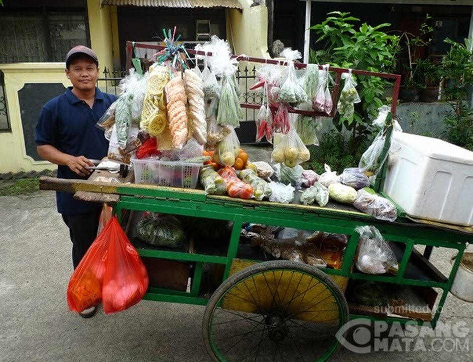 Detail Gambar Pedagang Sayur Keliling Nomer 18